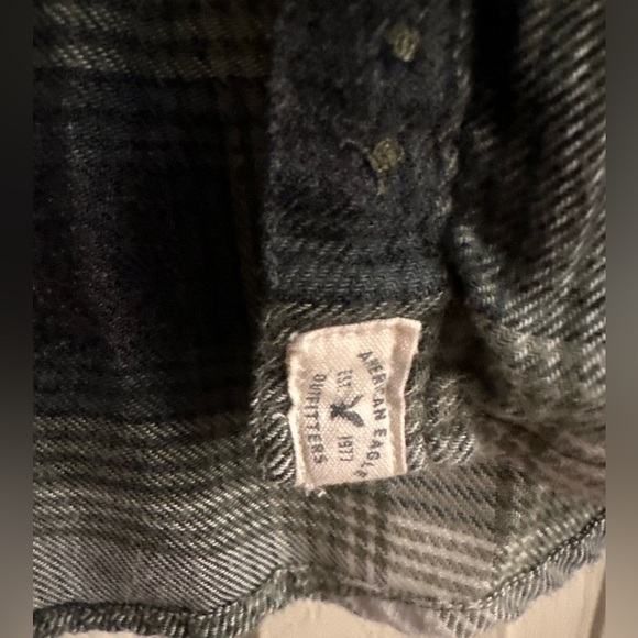 AE Plaid Button-Up Shirt - Picture 4 of 6